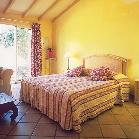 Le Roc E Fiori - Les Collectionneurs Hotel 4*